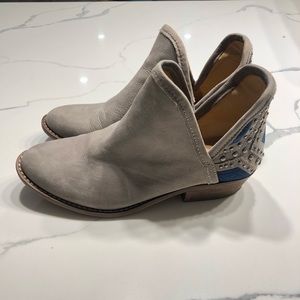 LUCKY BRAND grey leather booties